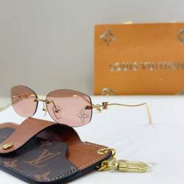 Picture of Louis Vuitton Sunglasses _SKUfw75015591fw